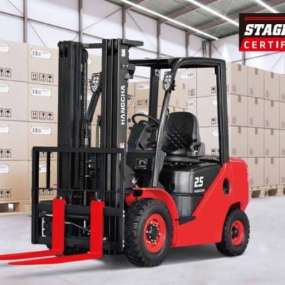 Hangcha forklift in action, lifting pallets in a warehouse setting with clear visibility of its sturdy design and robust lifting capabilities.