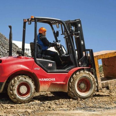 Hangcha rough terrain forklift navigating uneven ground, designed for outdoor construction and industrial use.